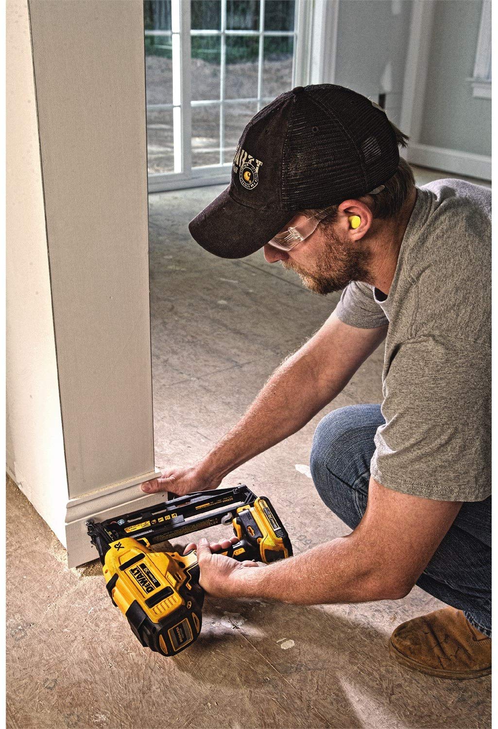 DEWALT DCN660D1 Cordless Angled Finish Nailer Kit Pete s Tools Home Improvement