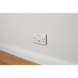 MK LOGIC PLUS 2-GANG DP 13A SWITCHED SOCKET + 2A 2-OUTLET USB CHARGER WHITE